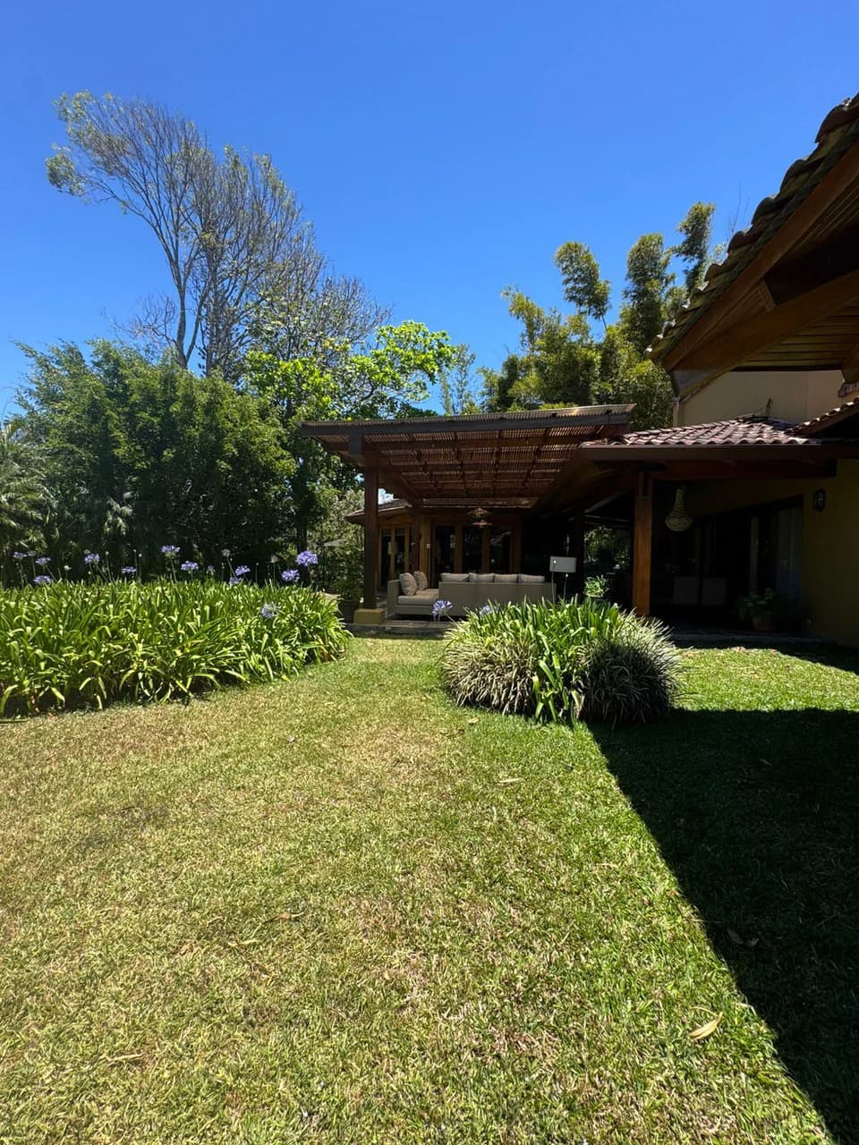 Zurcher Masterpiece Heredia: Splendid one story home - photo 22