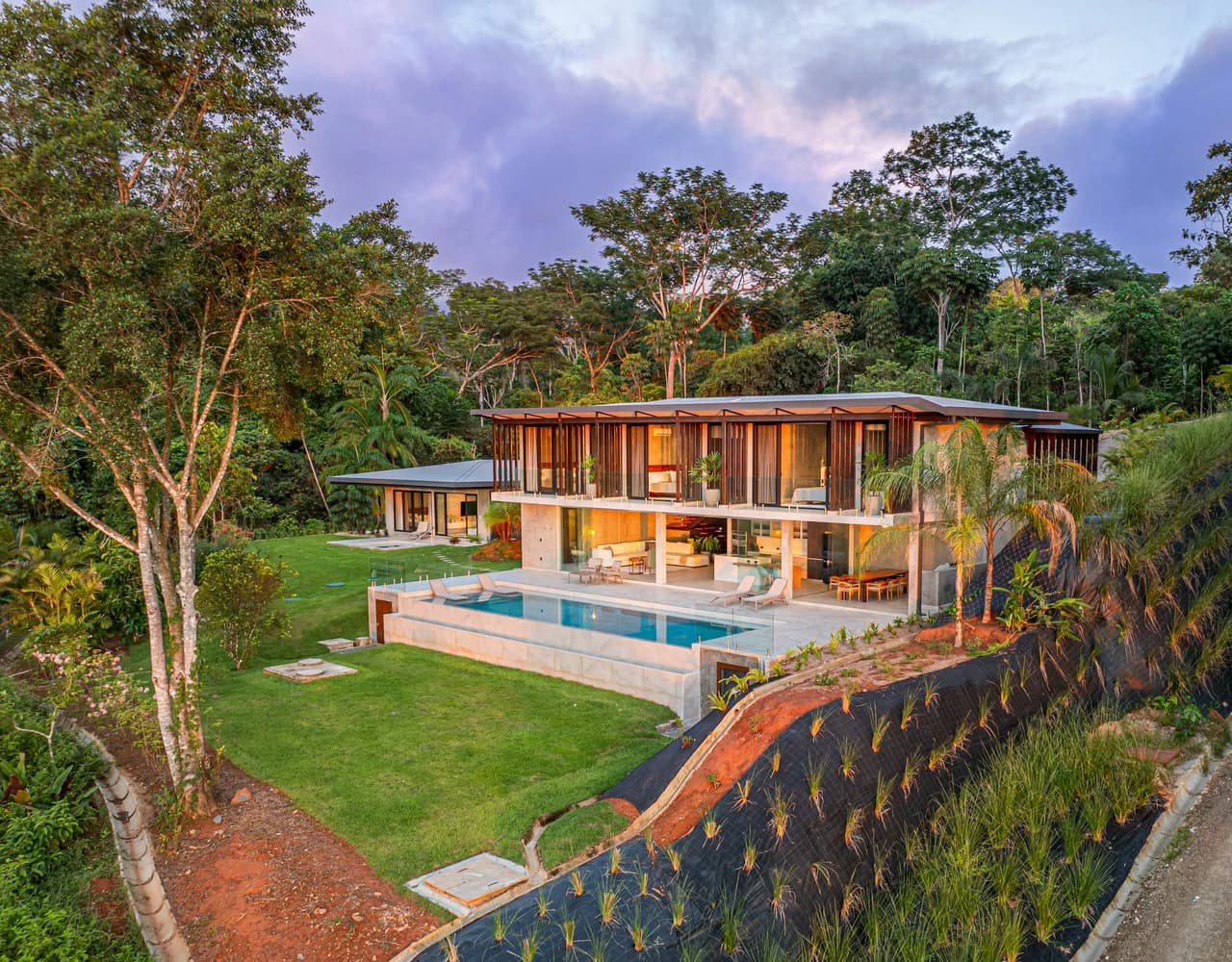 A True Estate Beyond Compare, Ocean Views For Miles: Mountain House For Sale in Uvita - photo 30
