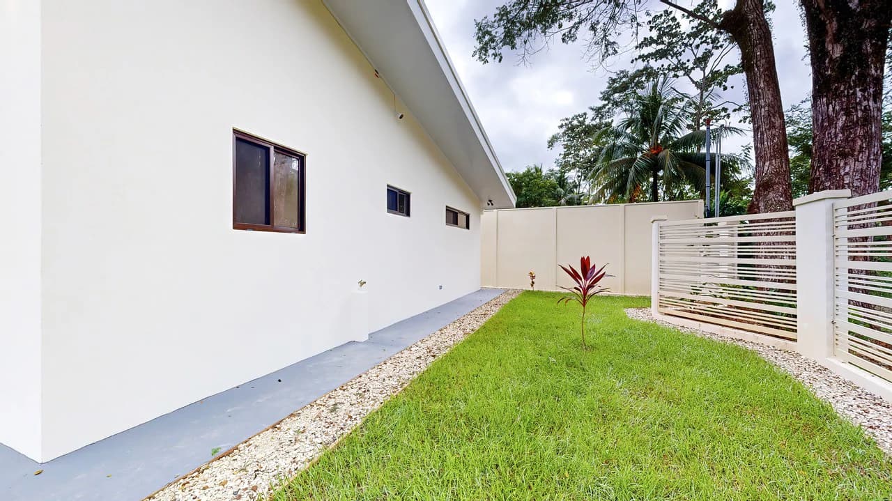 Modern 3-Bedroom Home Near Marino Ballena National Park – Central Uvita - photo 23