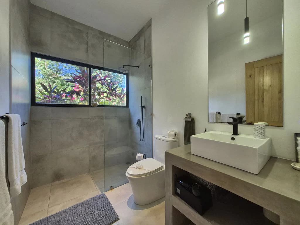 Casa Joya: Turnkey Modern Home with pool – Prime Location & Rental Income - photo 14