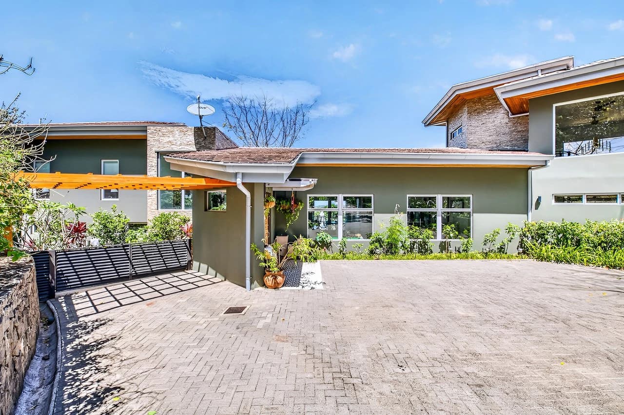 Casa Pochote: Artisan Luxury Villa Near Tamarindo | Pool, Jacuzzi & Langosta Beach Club Membership Included - photo 61