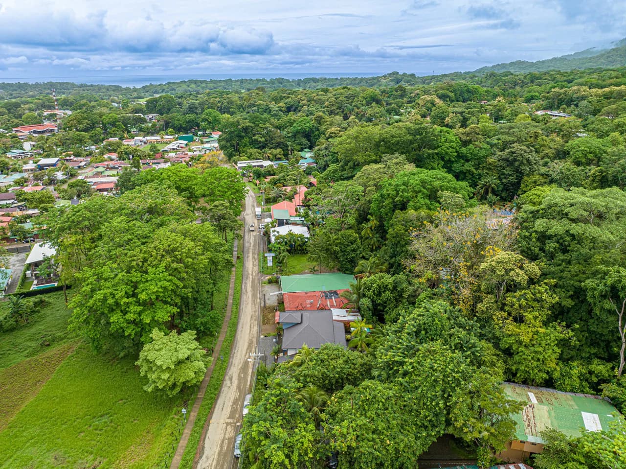 Happy Daze in Uvita: Commercial Building Opportunity in the Heart of Uvita. On Creek with Beautiful Jungle View - photo 10