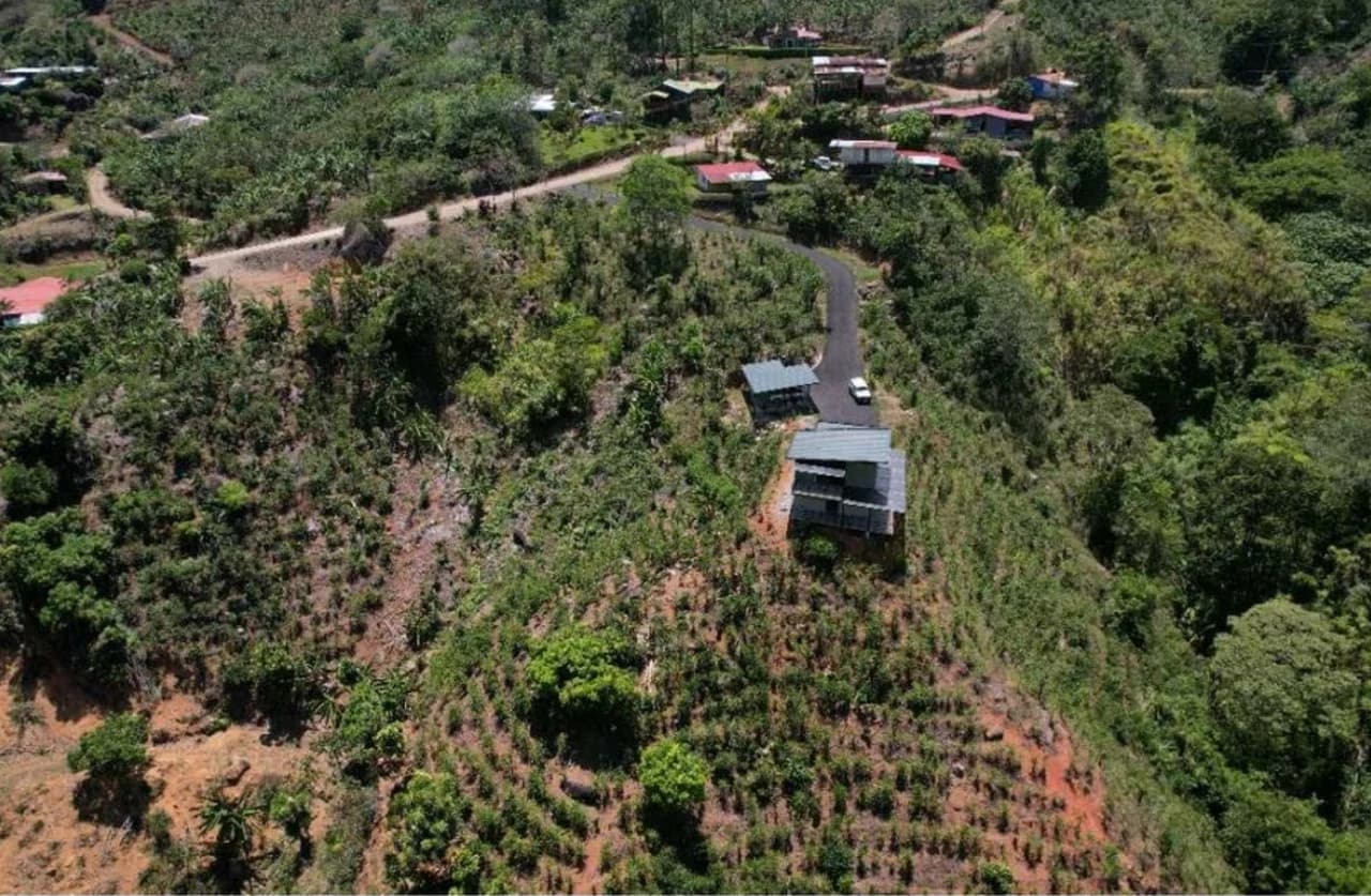 Modern Country House with Guest Cottage Amidst a Coffee Plantation in Perez Zeledon, Costa Rica - photo 8