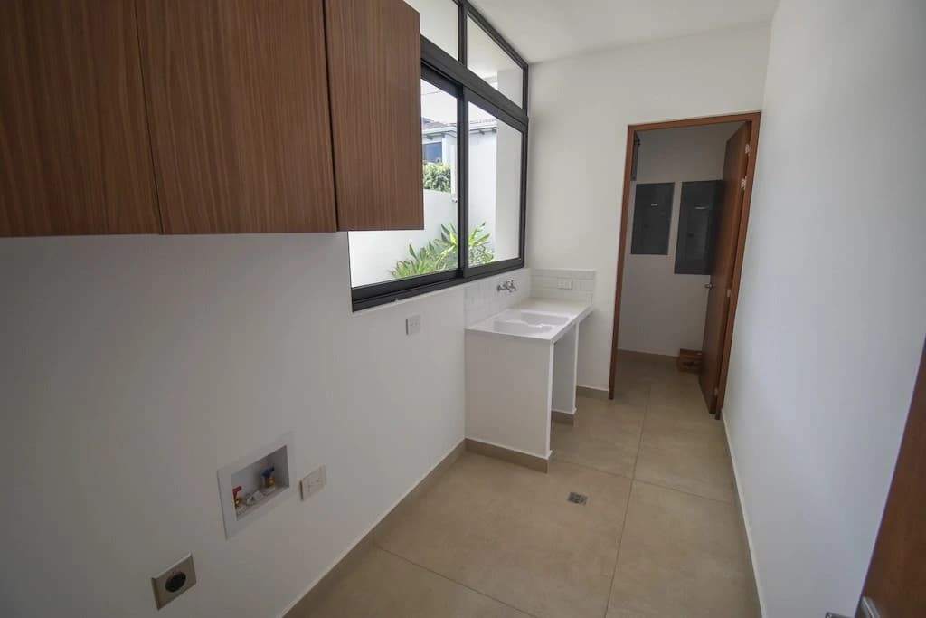 House For Sale in Los Laureles - photo 13