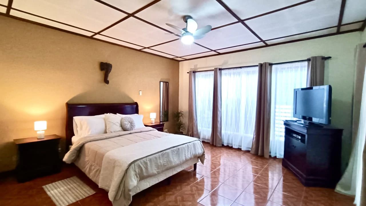 House for sale in residential area un San Jose, Costa Rica. - photo 7