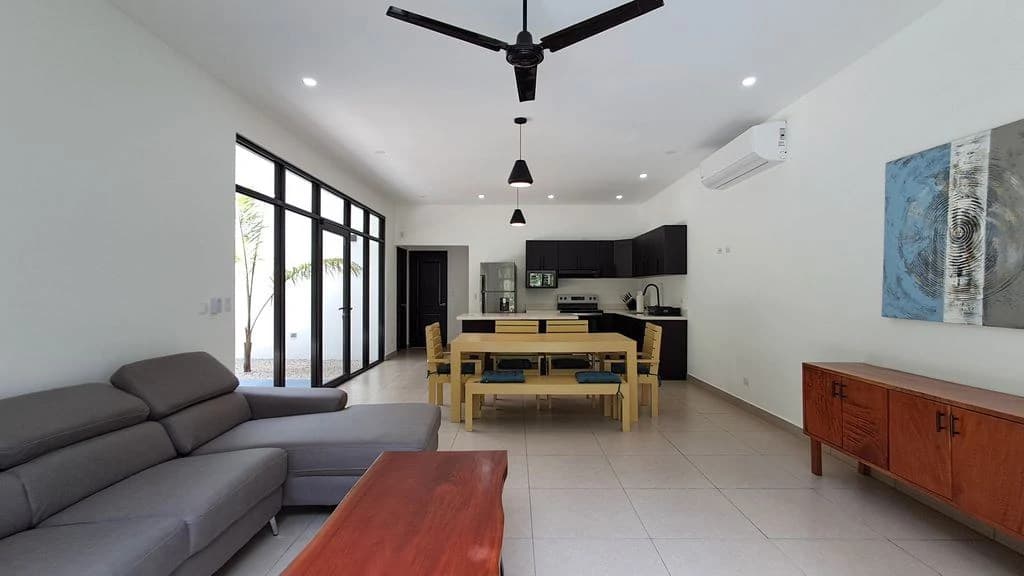 Casa Quetzal del Bosque: Turnkey Tropical Living with Income Potential – Just 5 Minutes from Carrillo Beach - photo 7