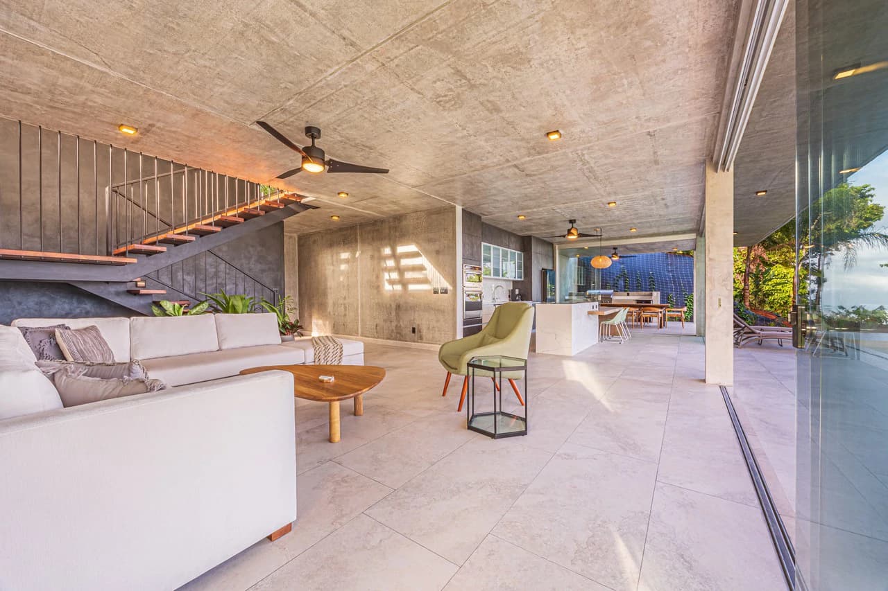 A True Estate Beyond Compare, Ocean Views For Miles: Mountain House For Sale in Uvita - photo 12