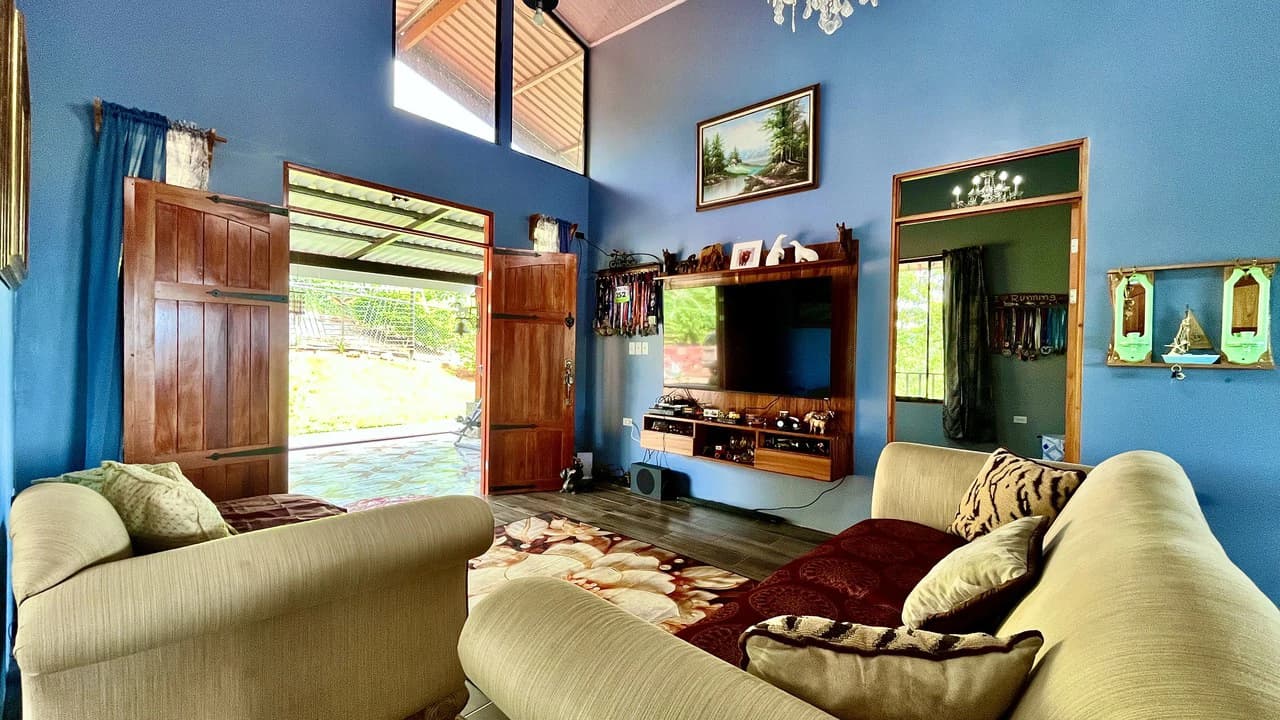 Mountain and Countryside House For Sale in Daniel Flores - photo 5