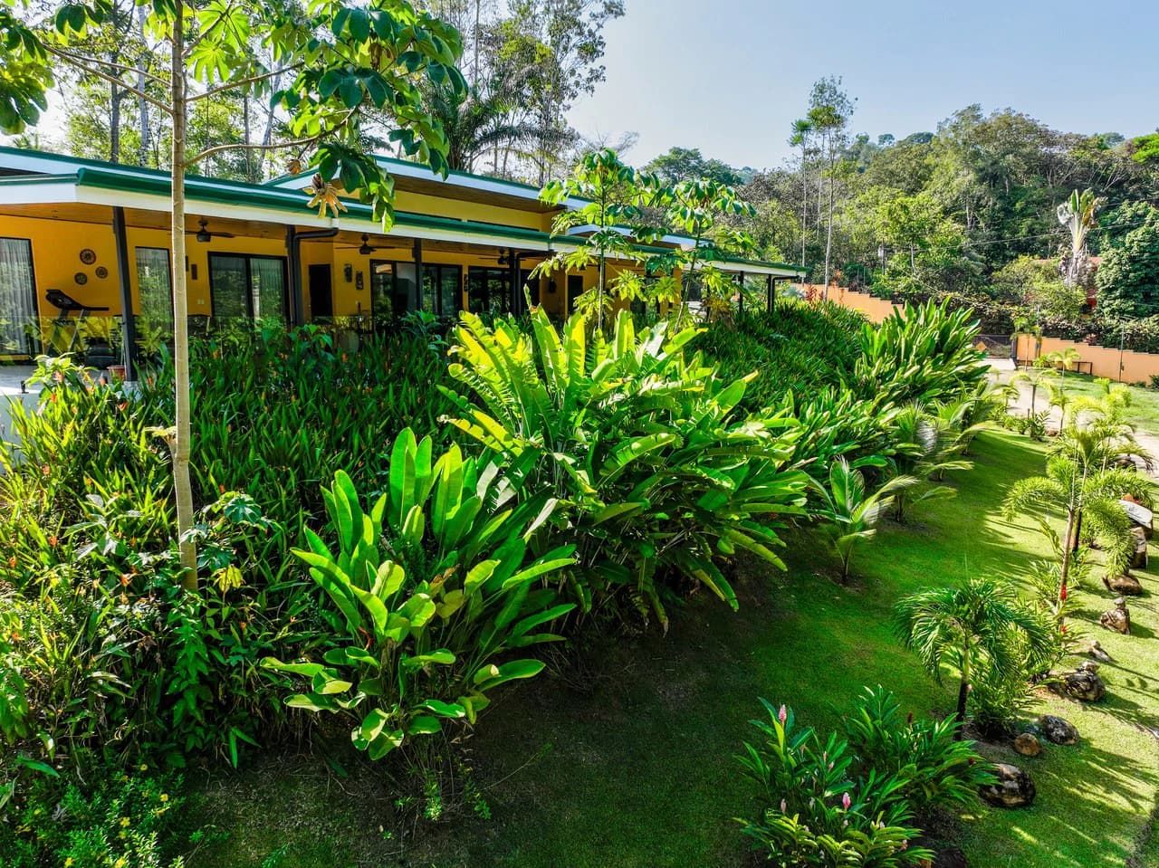 Custom Built Luxury Retreat with Guest Villas in Ojochal - photo 67