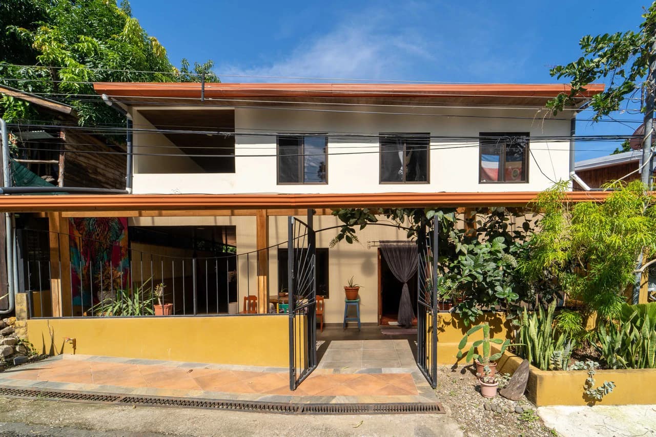 Casa Guacamayo: Near the Coast House For Sale in Playa Samara