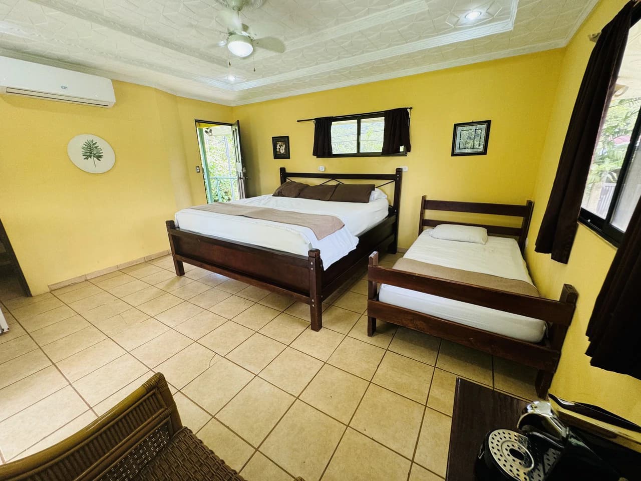 Downtown Uvita Commercial Room Rentals with Restaurant - photo 16