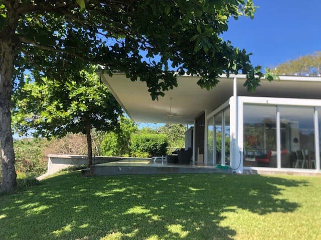 Fine private modern house in spacious ocean view property - photo 3