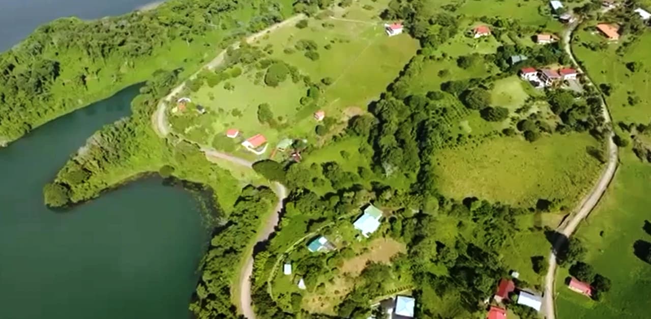 BAHIA PESCADORA: Lakefront and Countryside Home Construction Site For Sale in Nuevo Tronadora - photo 2