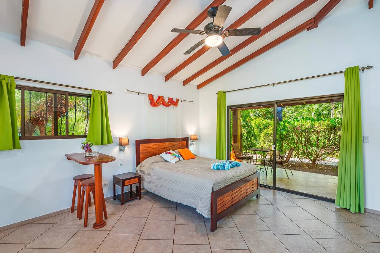 Paraiso Suizo: Turnkey Multi-Residence Compound Near Playa Negra - photo 25