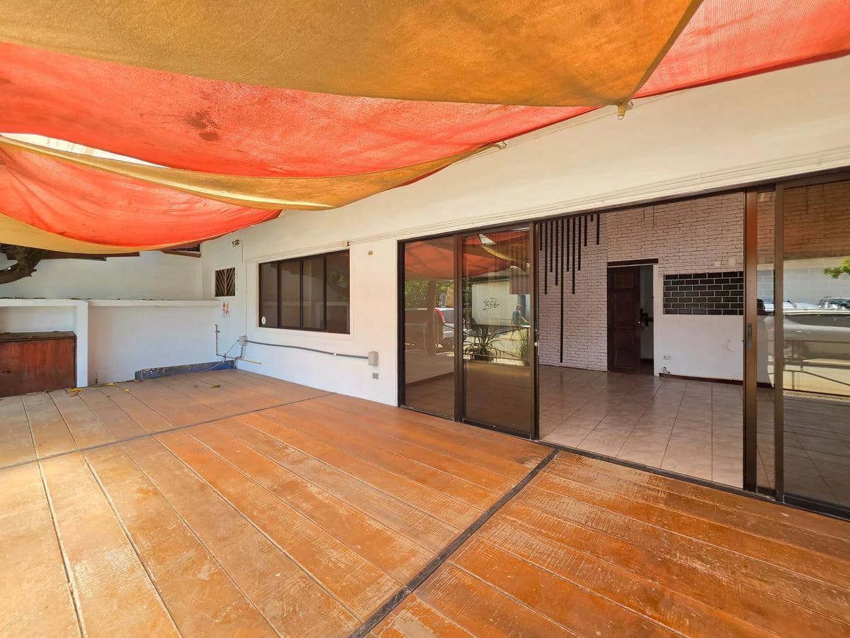 Casa Julia: A Rare Opportunity in the Heart of Sámara – Home with Commercial Space or Expansion Potential - photo 7