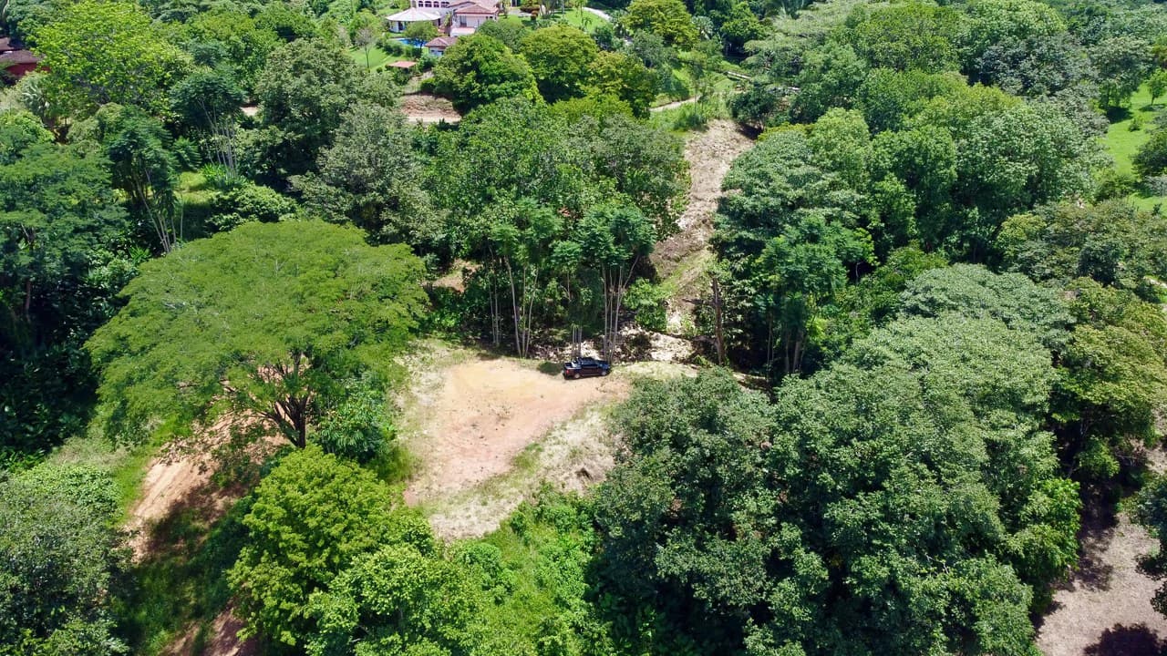Build-Ready Lot in Ojochal’s Calle Cacique | Easy Access & Stunning Mountain Views - photo 9