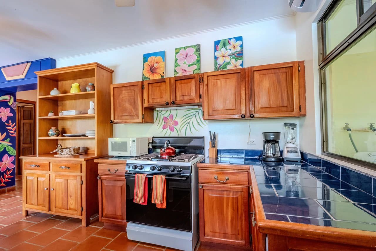 Rare Opportunity: Two Ocean View Homes in Exclusive Marina Vista, Escaleras - photo 37