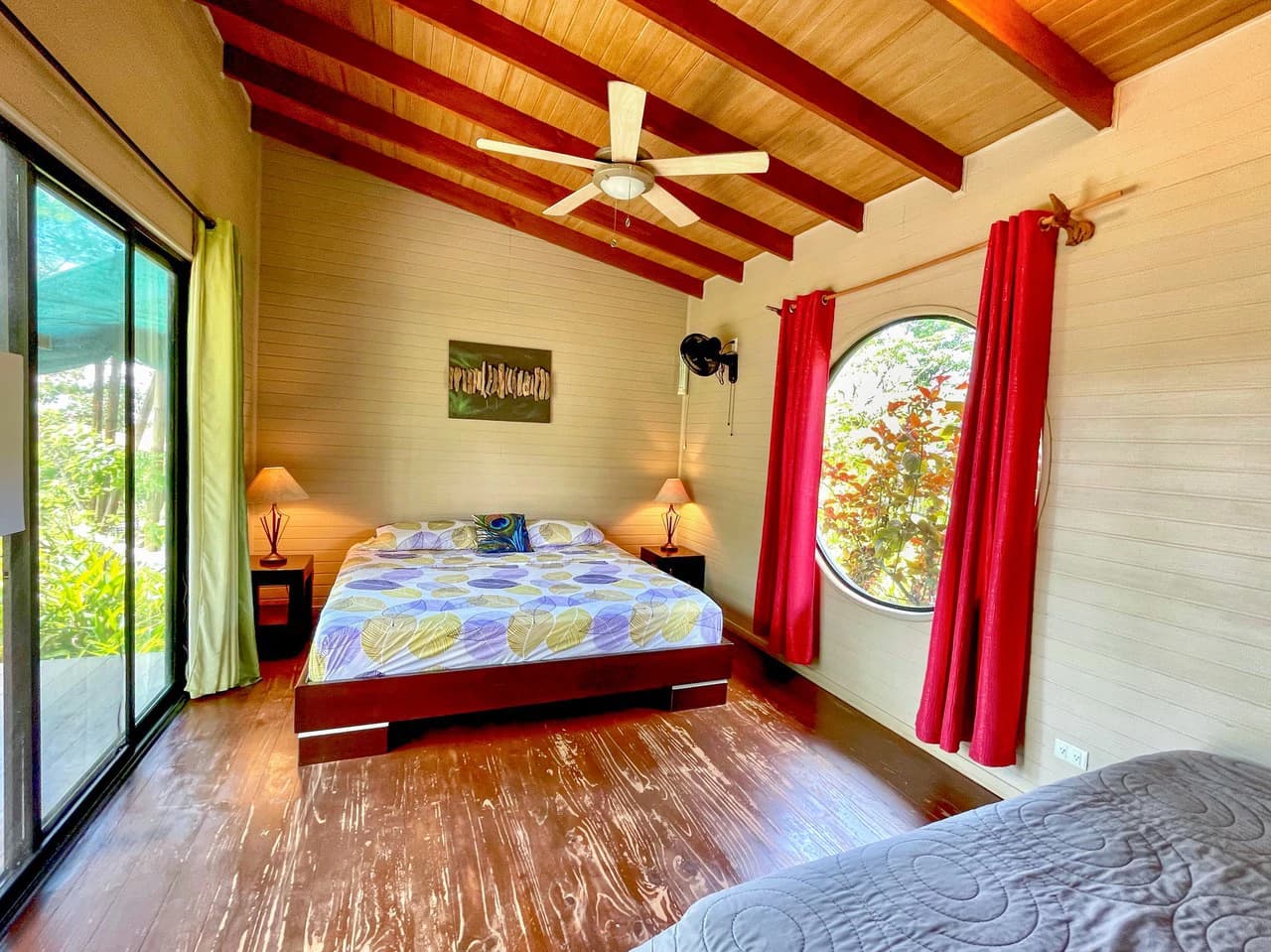 2.24 ACRES – 7 Bedrooms Ocean View Boutique Hotel With Two Pools, 5 Minutes to Uvita, Multiple Rental Options!! - photo 16