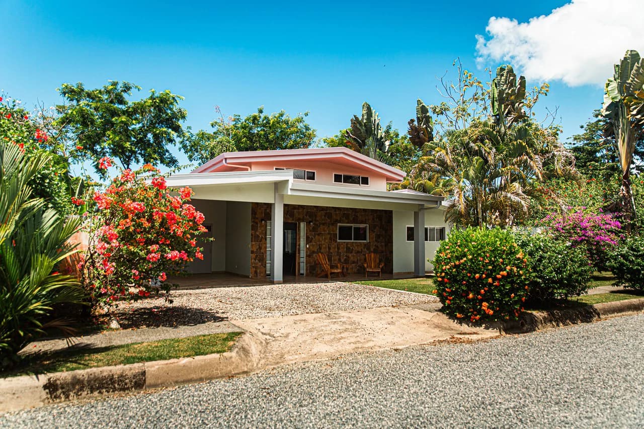 3 Bedroom Home Walking Distance to Playa Chaman – Villas del Sol, Bahía Ballena - photo 4