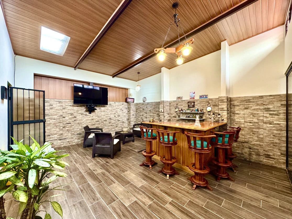 Residencial Los Crotos: Spacious 100% Concrete Home for Sale San Pablo de Heredia - photo 4