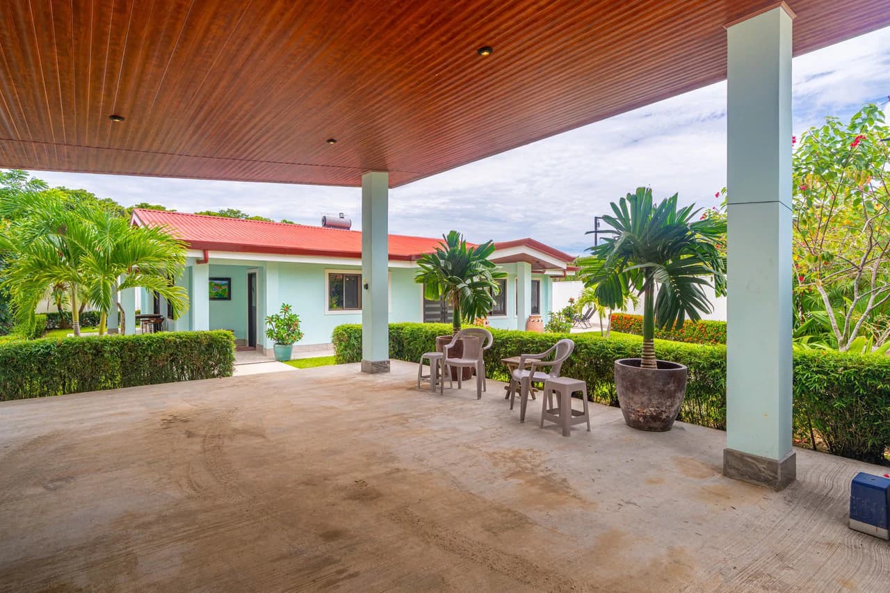 Villa Esmeralda: Big Pool. Big Lot. Big Lifestyle. Central Uvita, Walk to Everything! - photo 7