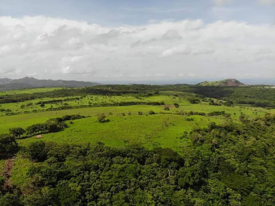 Finca Los Angeles: JUST REDUCED ! 281 Acre Farm with River, Lake, and Sunset views - photo 5