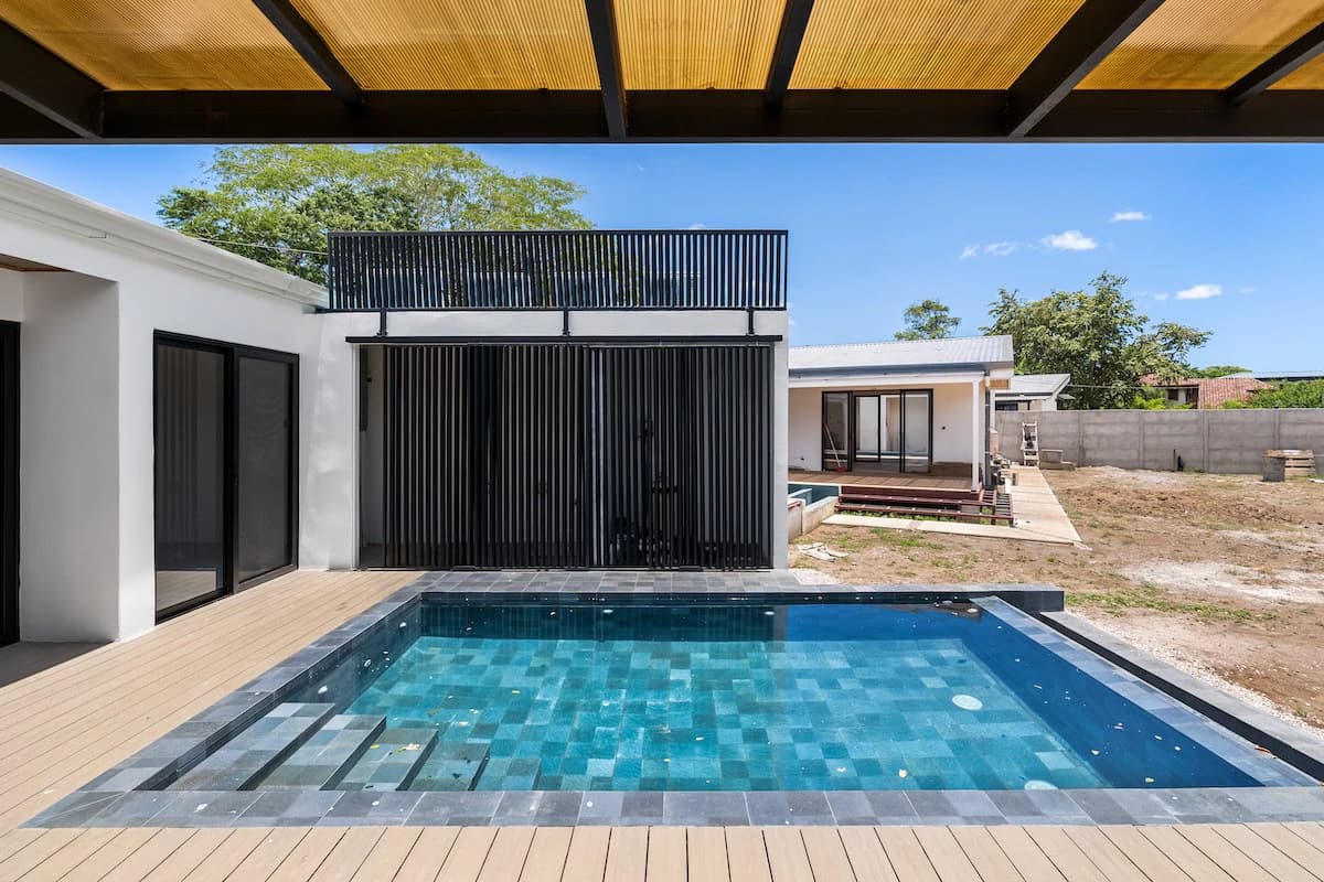 Casa Solana: Brand-New Modern Home in Palm Beach Estates, 2-Minute Walk to the Beach! - photo 22