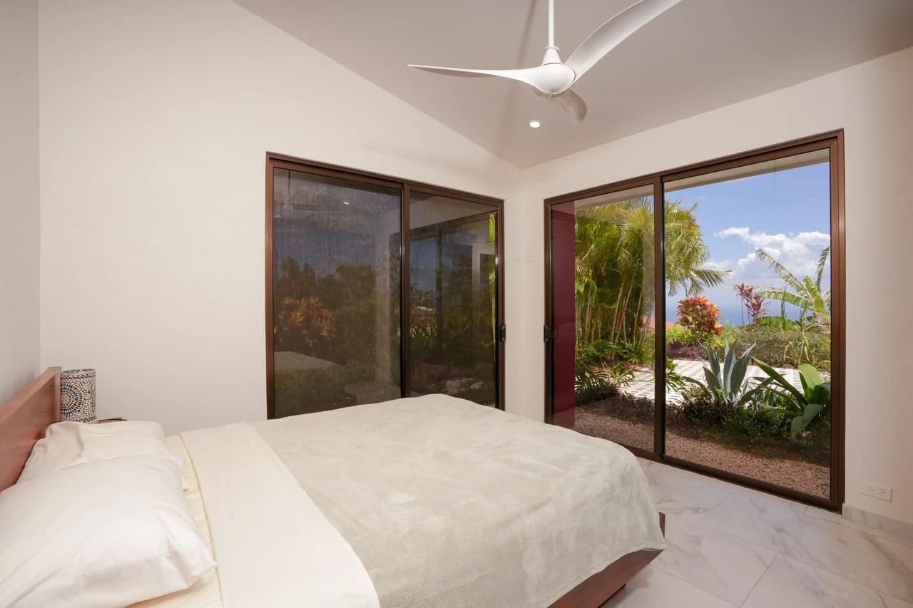 casa pacific: Exclusive Listing | Modern Ocean View Living in carrillo - photo 14