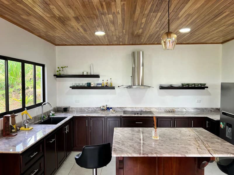 Stunning 3-Bed, 3-Bath Home with Ocean & Mountain Views in Tinamaste - photo 12