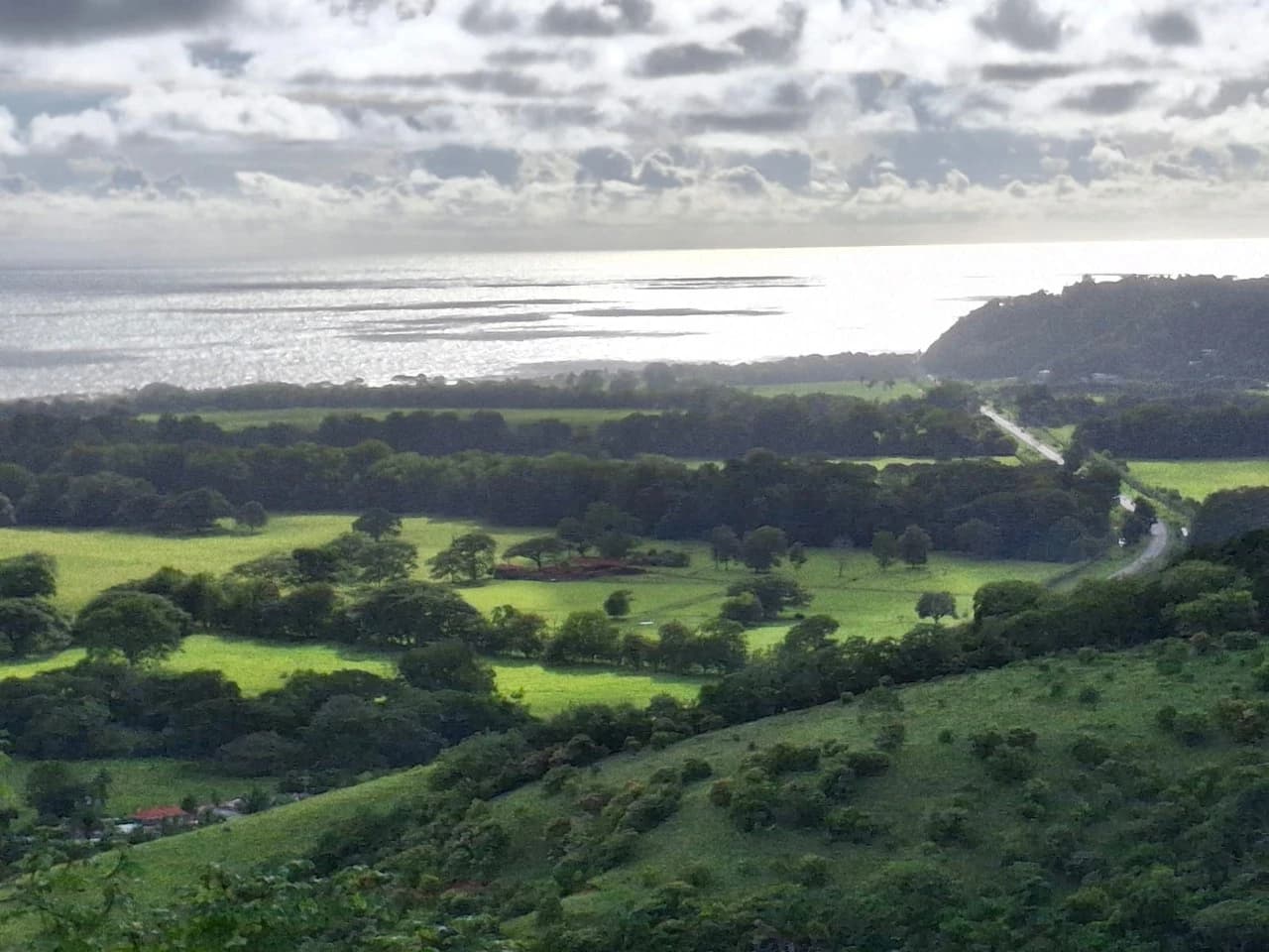 Hilltop Ocean Paradise: 10 ha (103,600m2) for private compound or development - photo 13