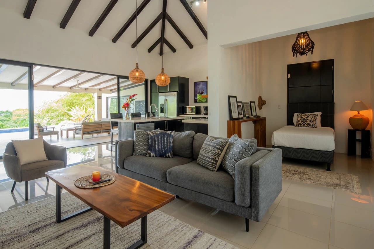 6.45 ACRES – 3 Bedroom Luxury Ocean View Home Surrounded By Vibrant Rainforest And Wildlife!!! - photo 39
