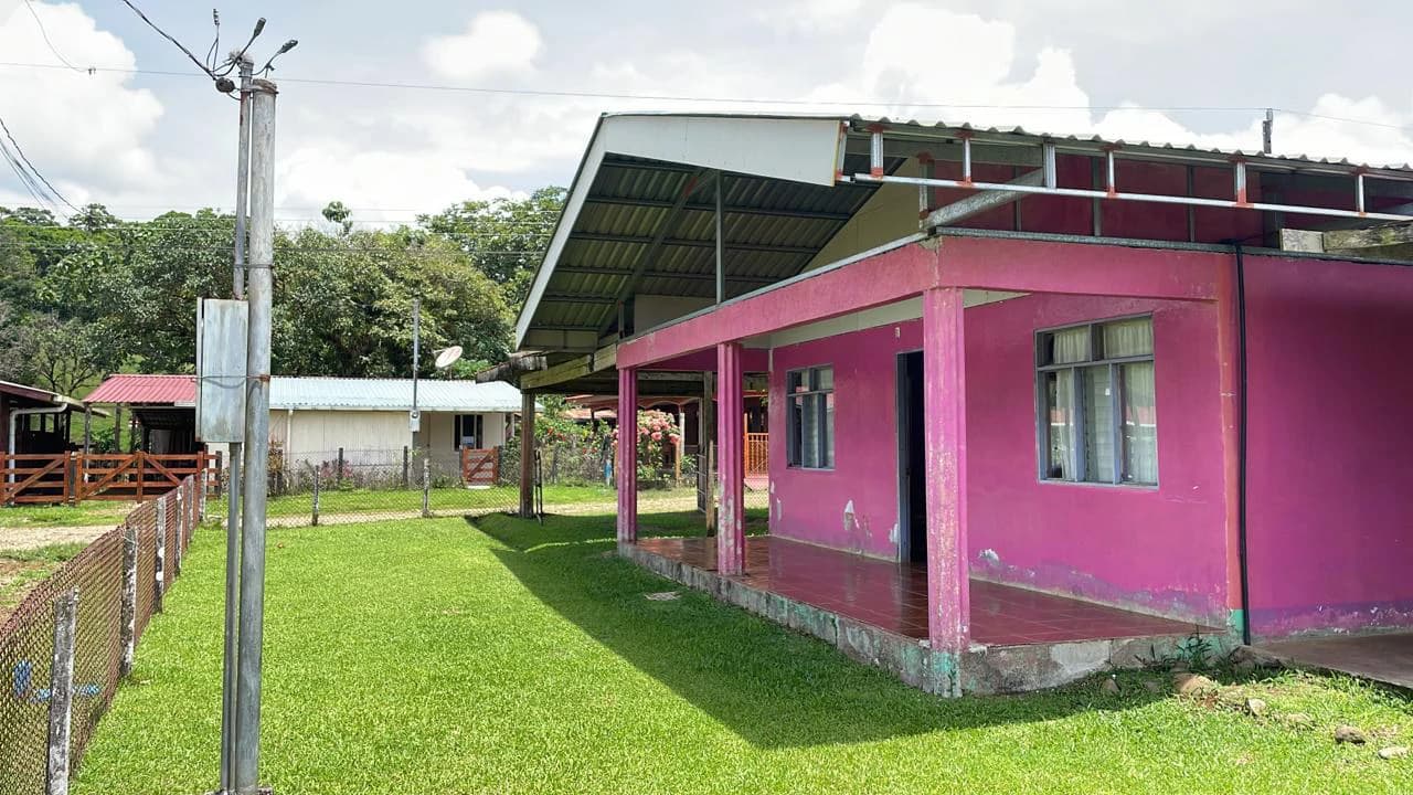 Costa Rican house for sale close to Bijagua, surrounded by beautiful mountains and hills
