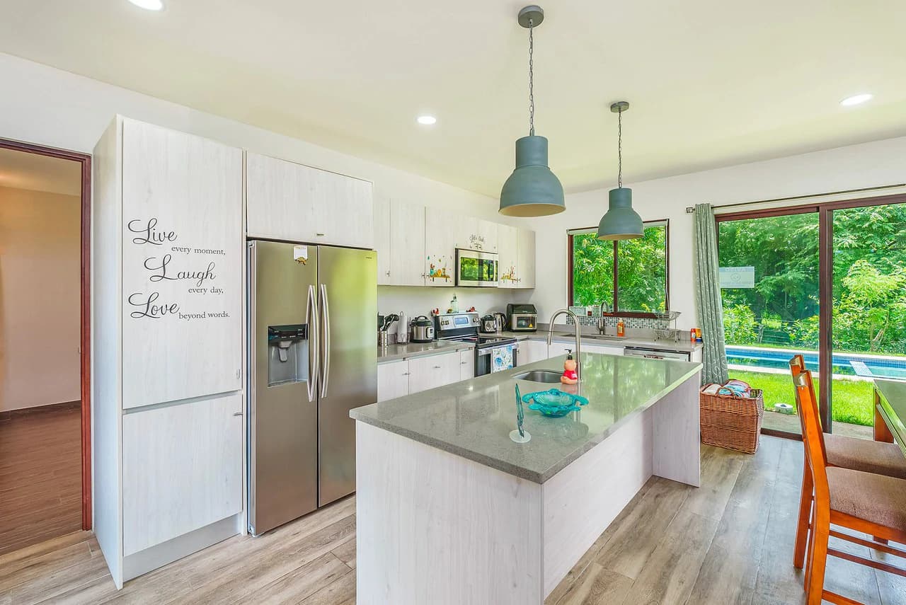 Casa Tuga: 4BR Ocean View Home with Pool, Steps from the Beach - photo 15