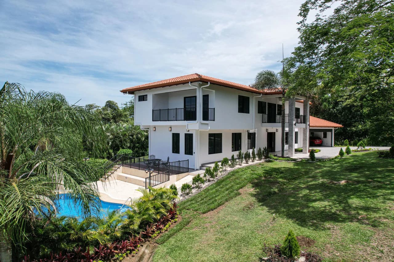 Modern Home for Sale in Atenas, Costa Rica - photo 17