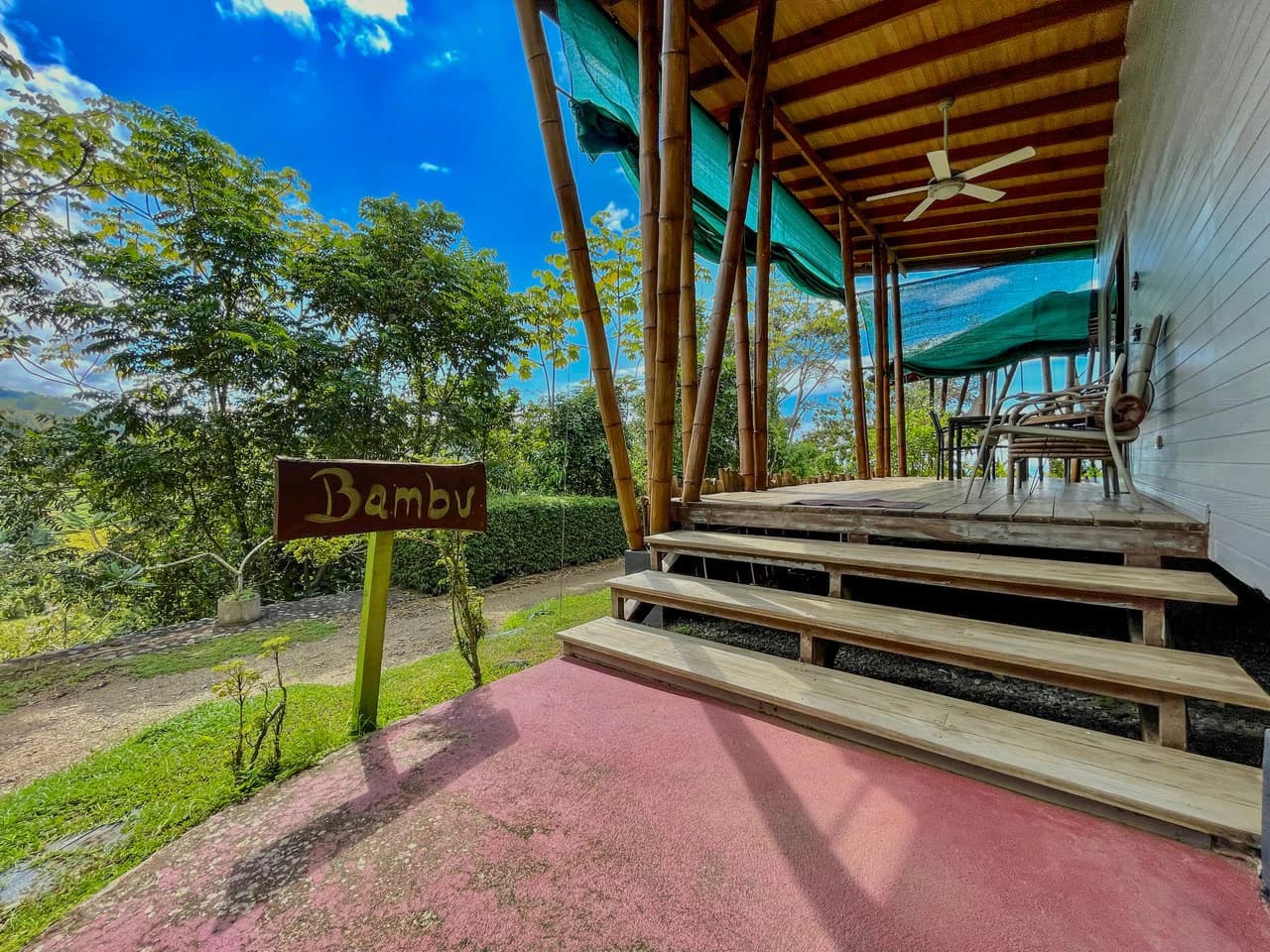 2.24 ACRES – 7 Bedrooms Ocean View Boutique Hotel With Two Pools, 5 Minutes to Uvita, Multiple Rental Options!! - photo 14