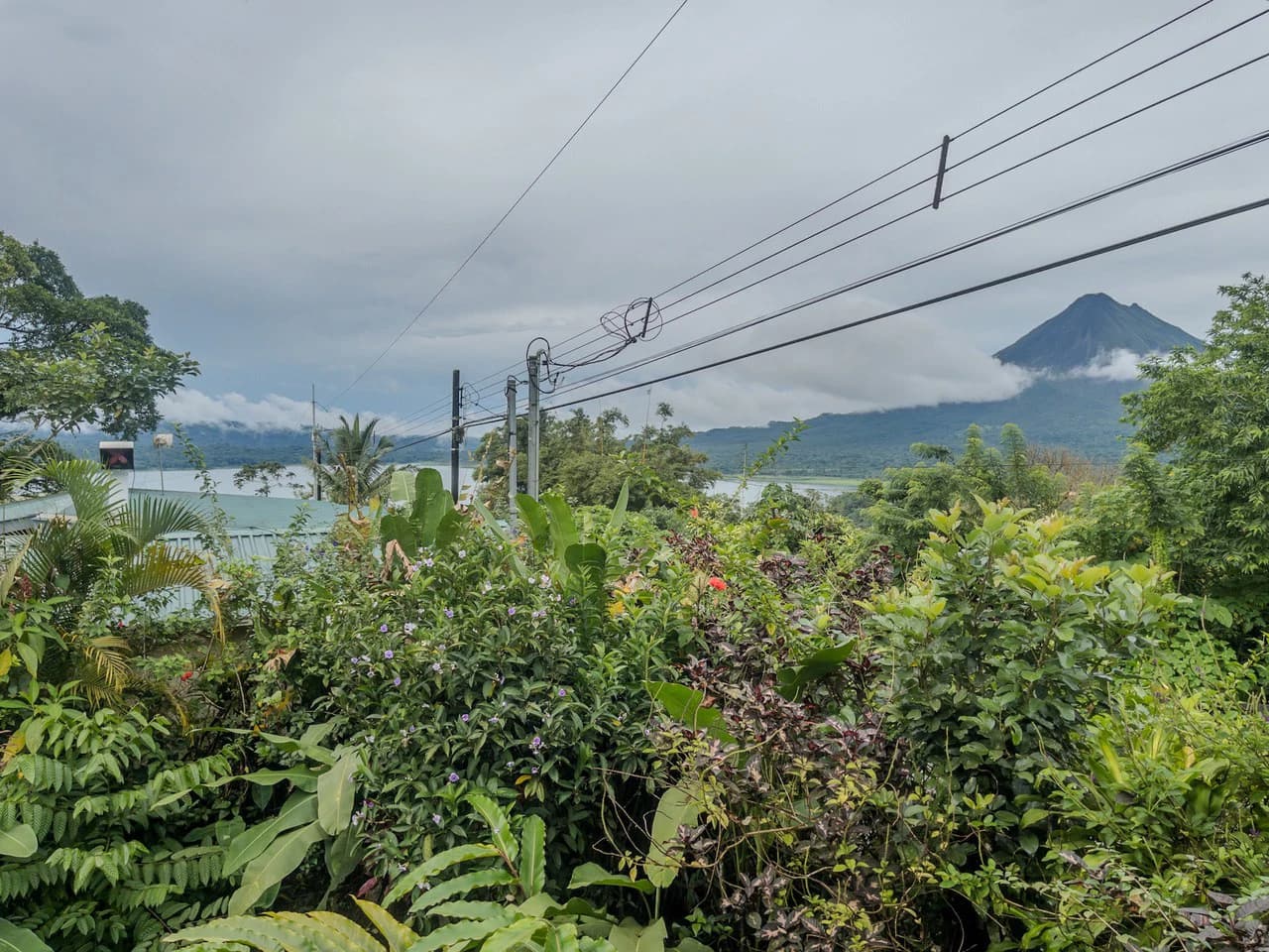 2 Bedroom home with lake and volcano view - photo 43