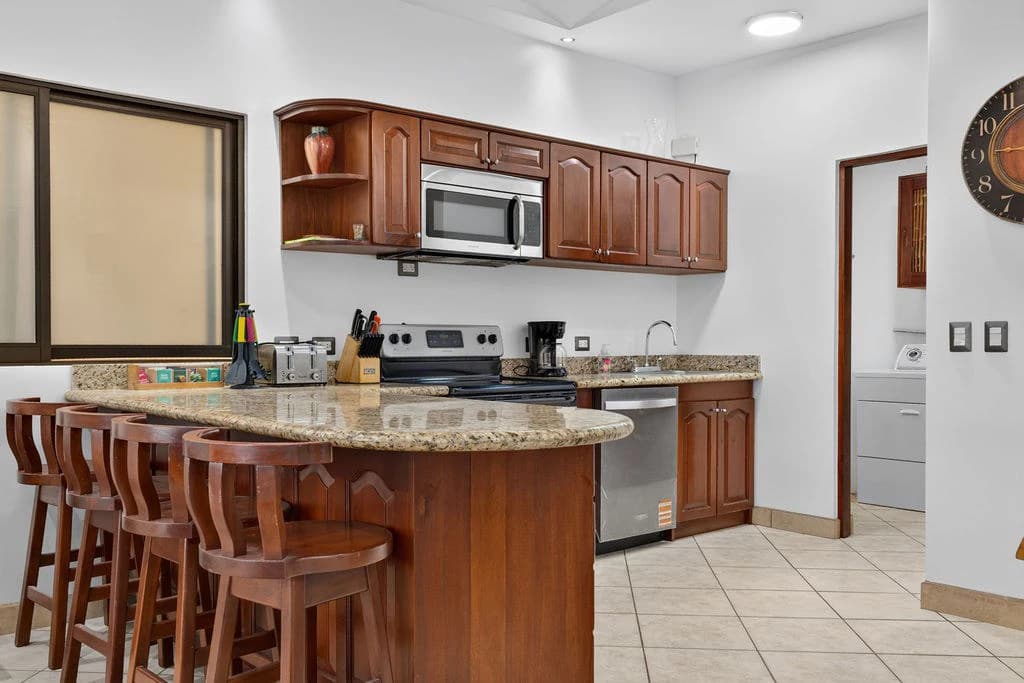 The Oaks #21: Top-Floor, Turnkey Condo Minutes from Tamarindo - photo 5