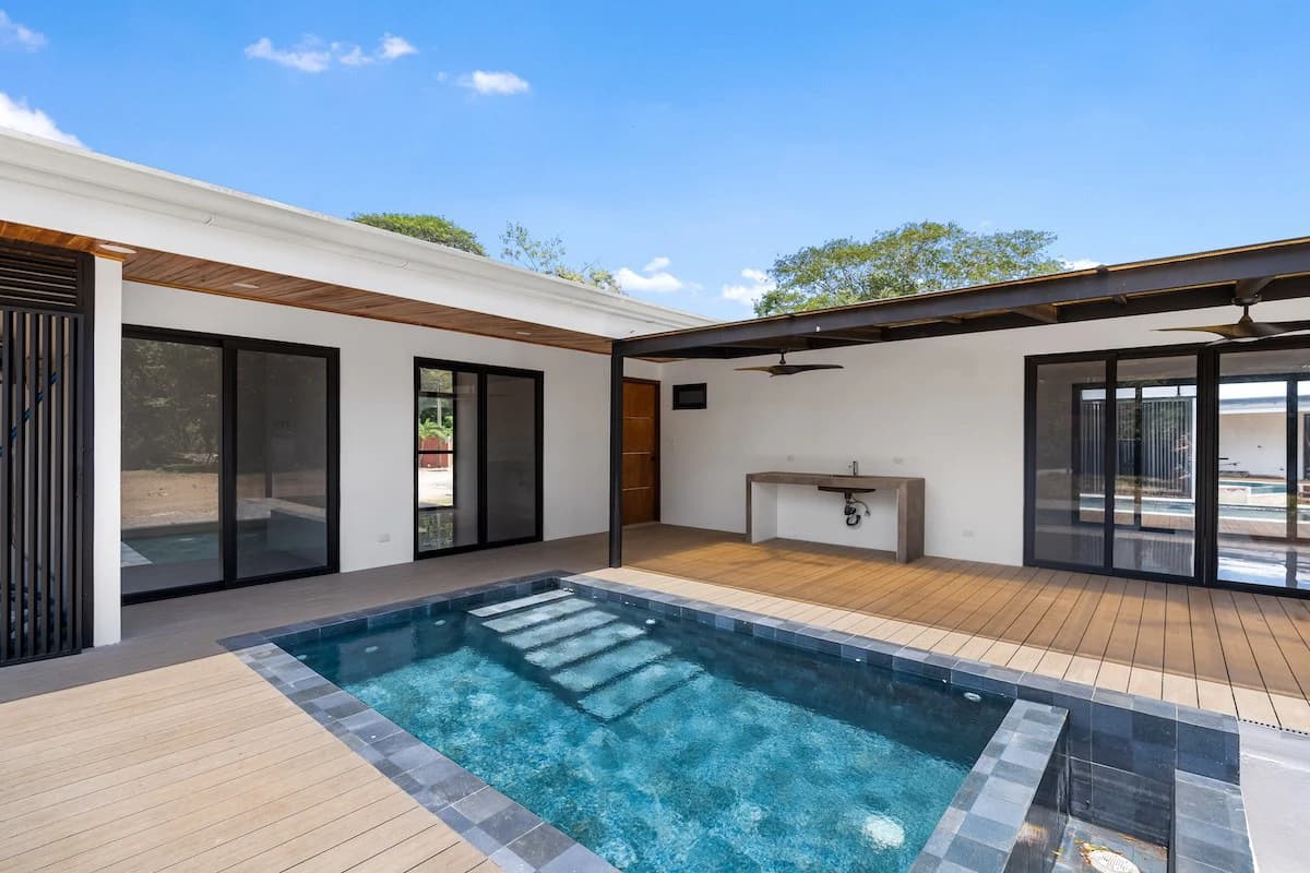 Casa Solana: Brand-New Modern Home in Palm Beach Estates, 2-Minute Walk to the Beach! - photo 27