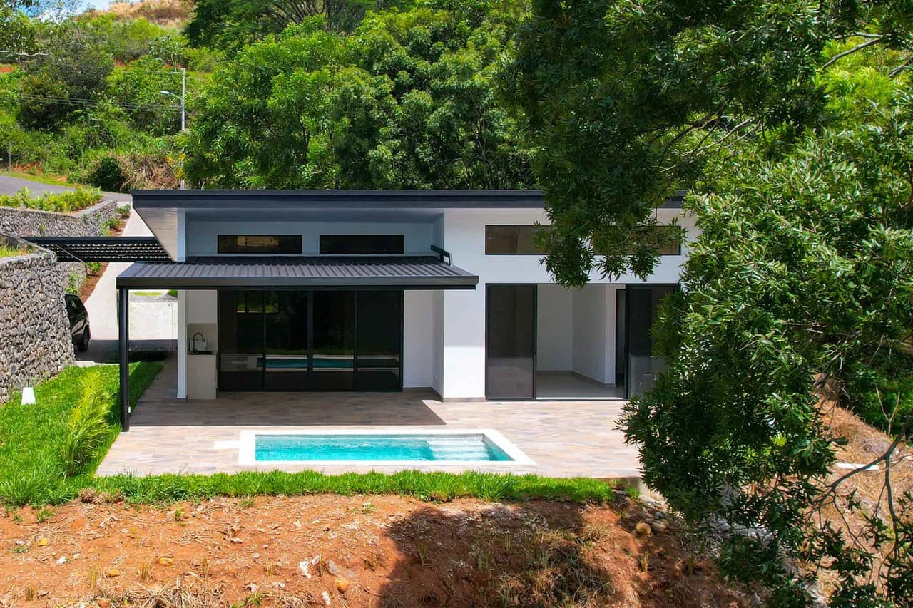 New Home for Sale in Atenas, Costa Rica with Private Pool and Tropical Surroundings - photo 1
