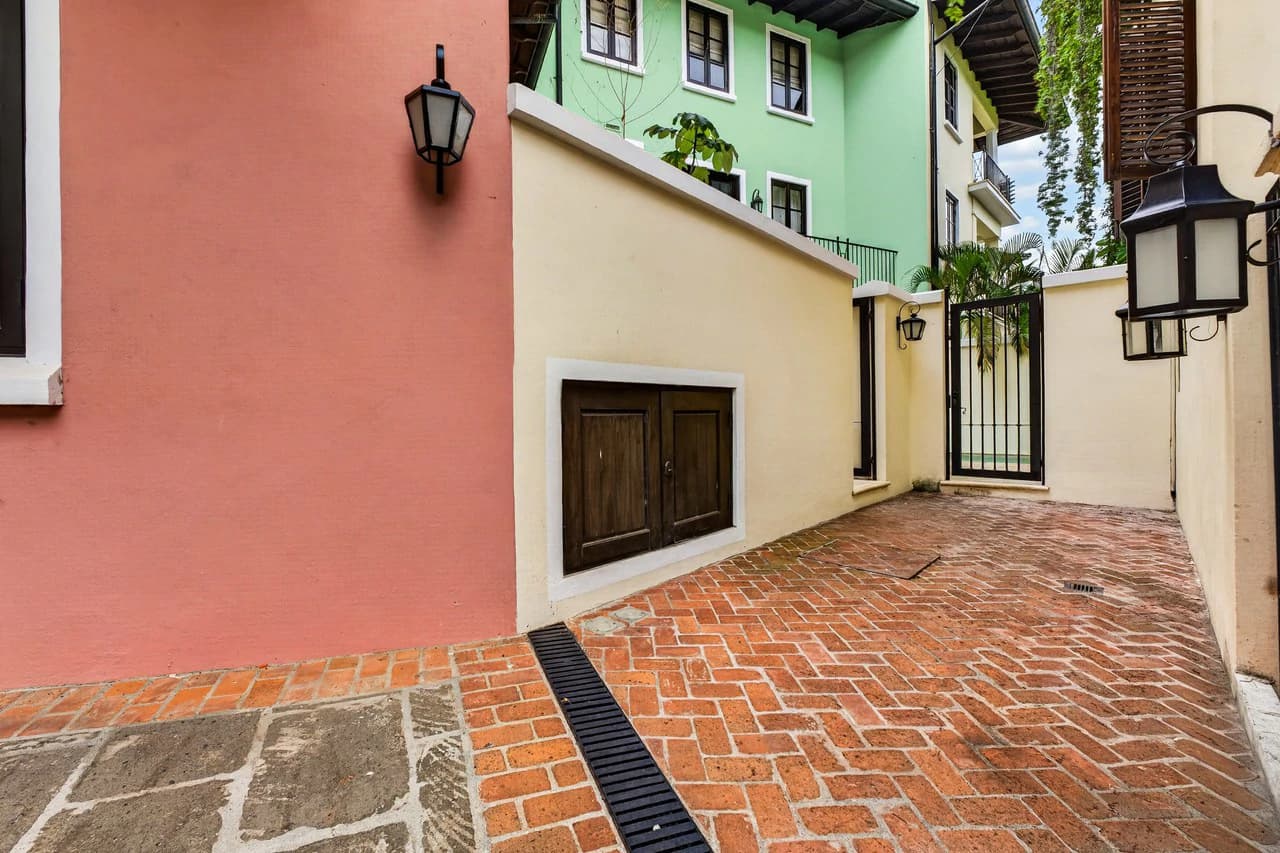 16 Avenida La Antigua: Renovated Turn- Key Living in the Heart of Las Catalinas - photo 26
