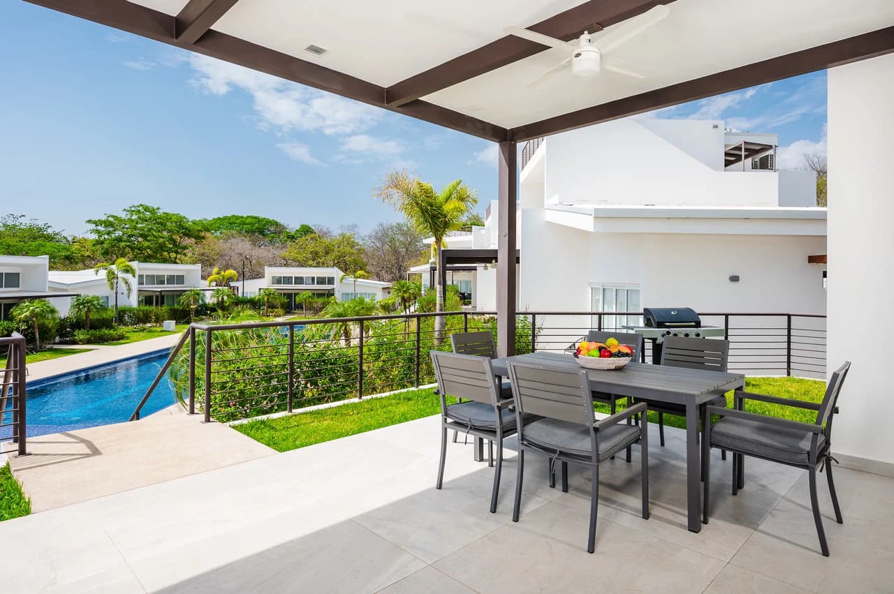 The Enclave: Ultra-Modern 5 Bedroom Villa Located Minutes From the Beach! - photo 14