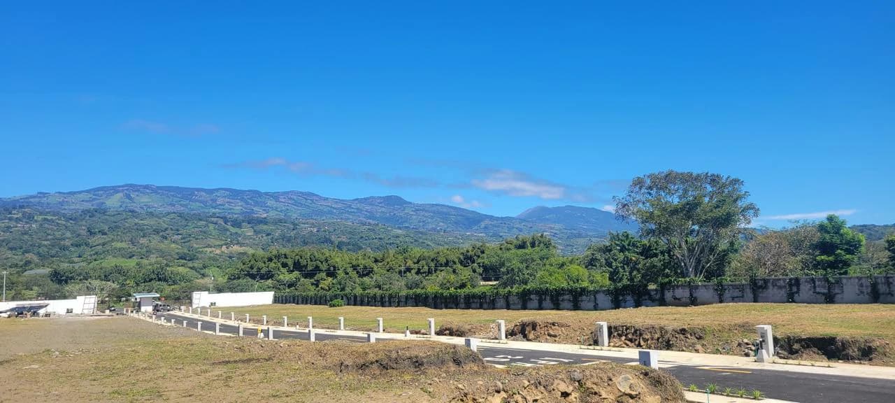 Mountain and lake view lot for sale in gated community Cachi Cartago Costa Rica - photo 16