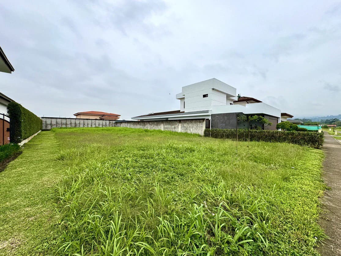 Venta de Lote Residencial en Santo Domingo de Heredia: Exclusive Residencial Durango - photo 2