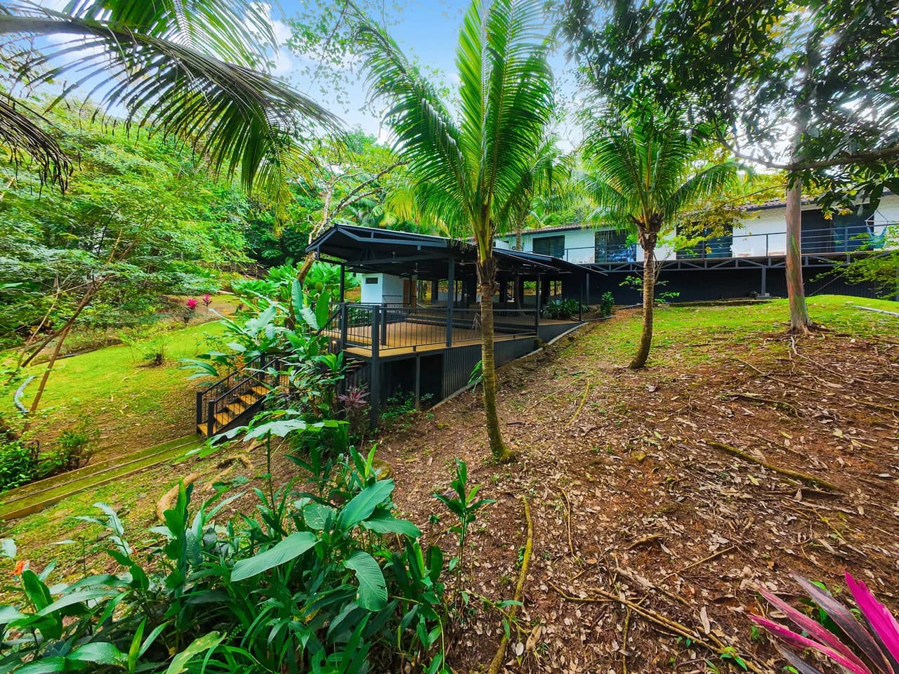 Prime Commercial Opportunity: 10-Bedroom Hotel with Endless Potential in Ojochal - photo 41