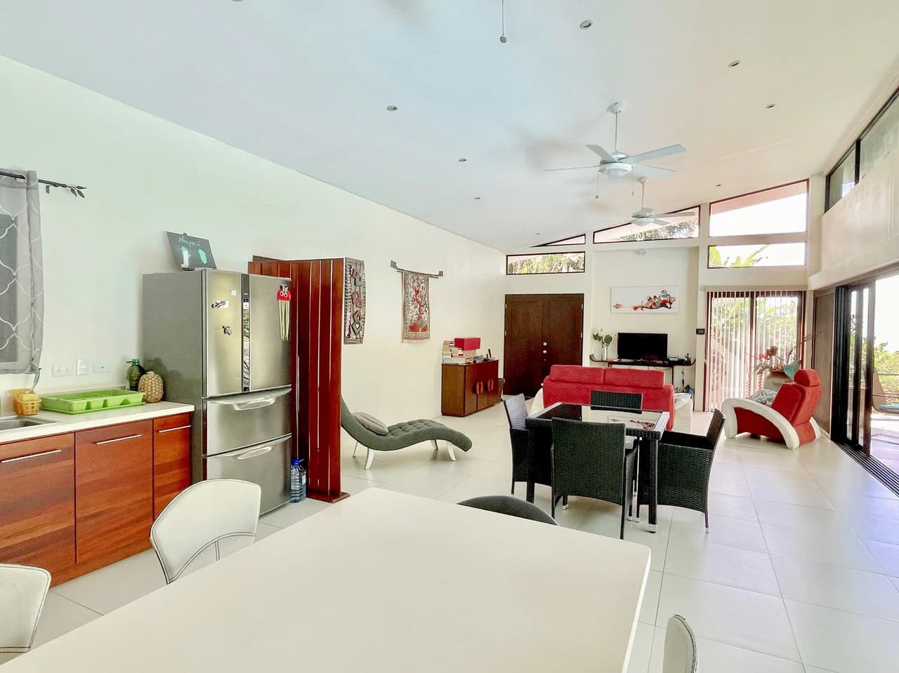 2.24 ACRES – 7 Bedrooms Ocean View Boutique Hotel With Two Pools, 5 Minutes to Uvita, Multiple Rental Options!! - photo 27