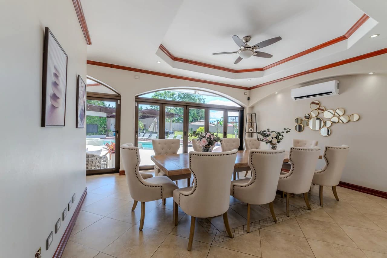 Luxury Home with Pool, Bar Area & Resort-Level Amenities | 6 br, 4.5 ba in Perez Zeledon - photo 9
