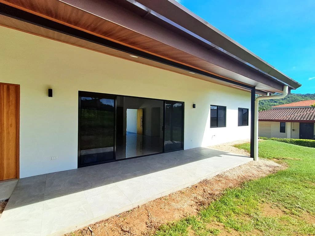 Casa Luz: Brand-New Home in the Gated Community of Loma Verde - Carrillo - photo 7
