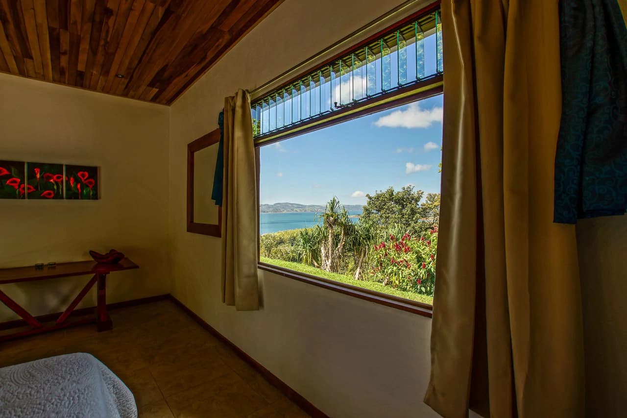 Luxury Vacation Rental Villas for Sale with Amazing Views of Lake Arenal - photo 18