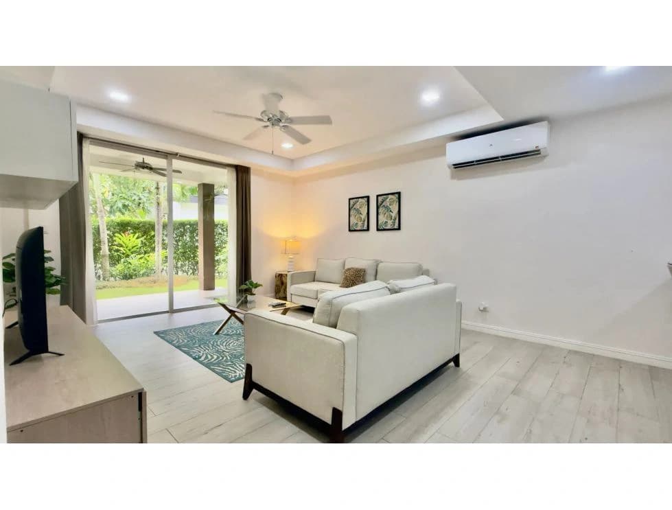 Luxury Apartment in Herradura: 2 Bedrooms, Balcony, and Pool Access - photo 10