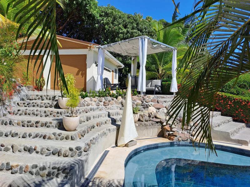 Casa Bella Montana: Charming Mountain View Home - a Slice of Paradise with Spectacular Mountain Views, New Custom Salt Water Designer Pool, and Detached 2 Car Garage with Workshop - photo 9